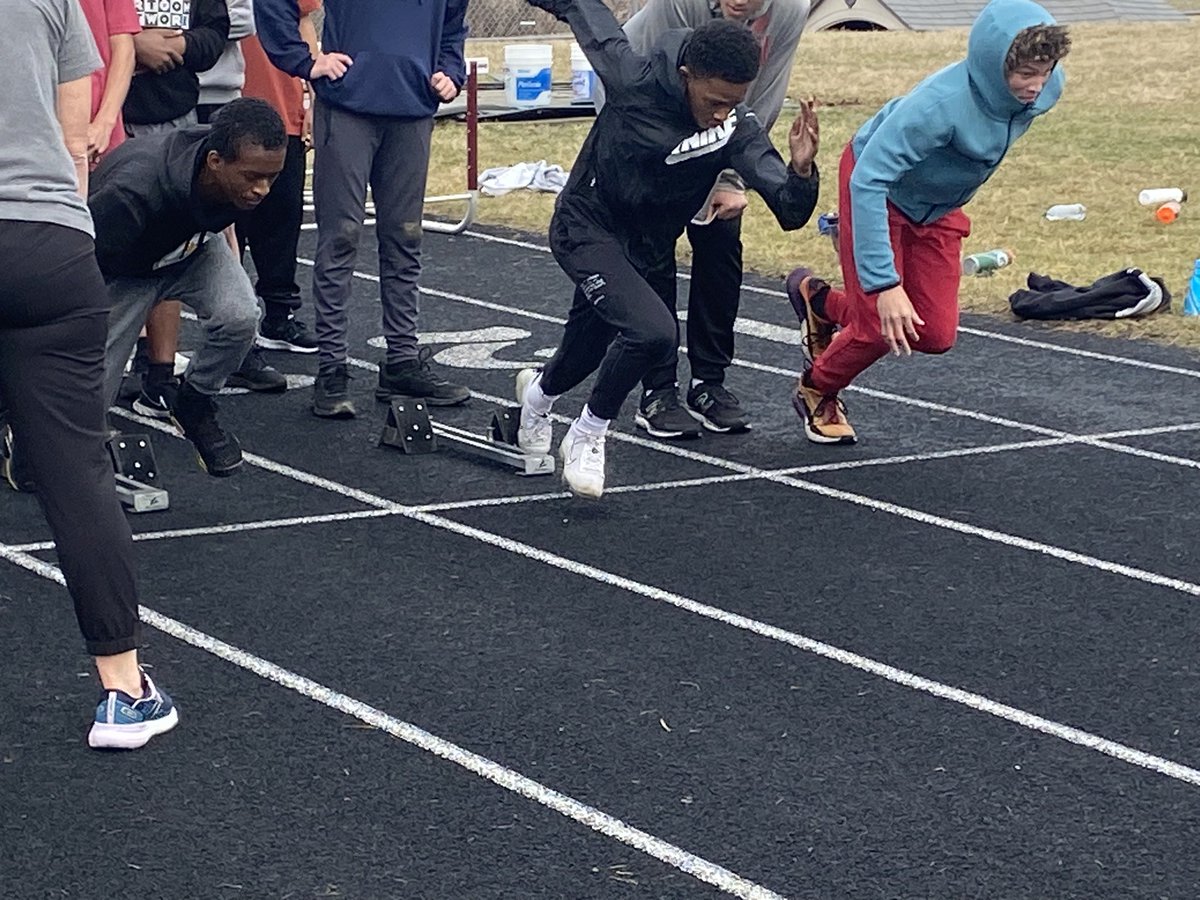 CWMSTFSPRINTERS's tweet photo. Canal Winchester families if you have or know a 7th or 8th grader who wants to be a part of dedicated team and is looking to challenge themselves we would love to add them to our team! We are locked in and ready to work! @CWIndians @CwmstF @CWSprinters @CWMSAthletics https://t.co/Rvi9DTpUzz