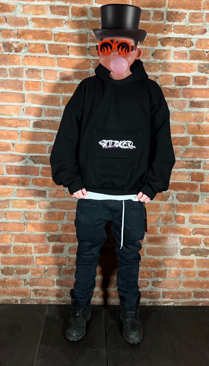 sobak3r's tweet photo. first sample had @all_smilesss @smilesss chainsNFT (2426: model) cuz I hadn’t finished my design yet and wanted to make my own @smilesss piece. heavyweight oversized slightly cropped mid-torso top-open pocket primarily for rapid smartphone storage #artists #streamers #producers https://t.co/yrqIHQOjQN