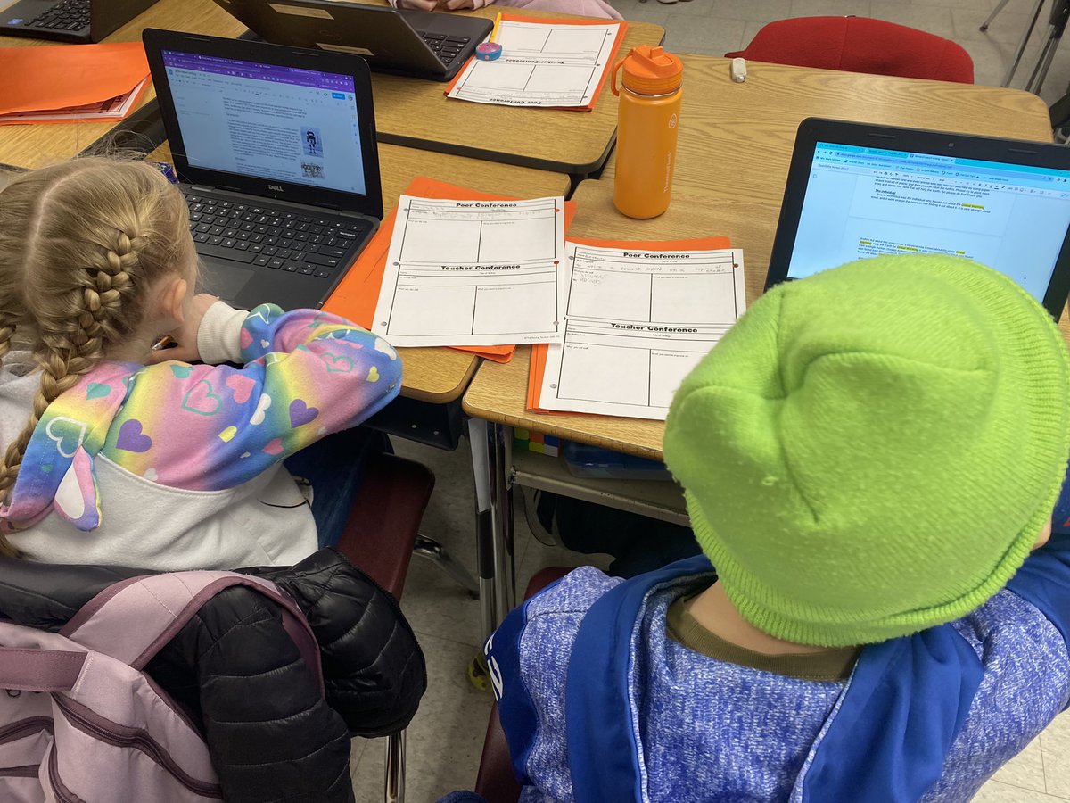 MrsLauraAbel's tweet image. We got a chance to swap our research reports with a partner and had fun learning something new. We practiced giving constructive feedback and we are looking forward to taking that feedback into consideration @silwrdsb #peerconferencing #constructivefeedback