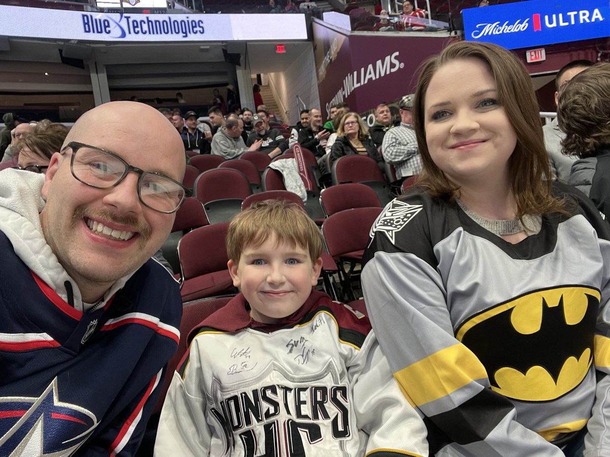 Dustin_Shaffer1's tweet photo. Always a great time at the @monstershockey #lighttheland https://t.co/VwrWkLfGNH