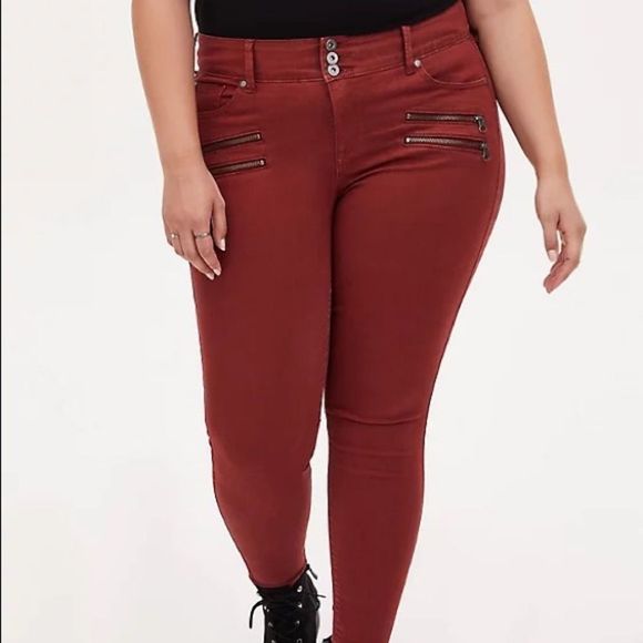 WCattone's tweet photo. So good I had to share! Check out all the items I'm loving on @Poshmarkapp #poshmark #fashion #style #shopmycloset #torrid #anthropologie #mmworld: https://t.co/WAHe2V63zM https://t.co/uxcY5a5yOS