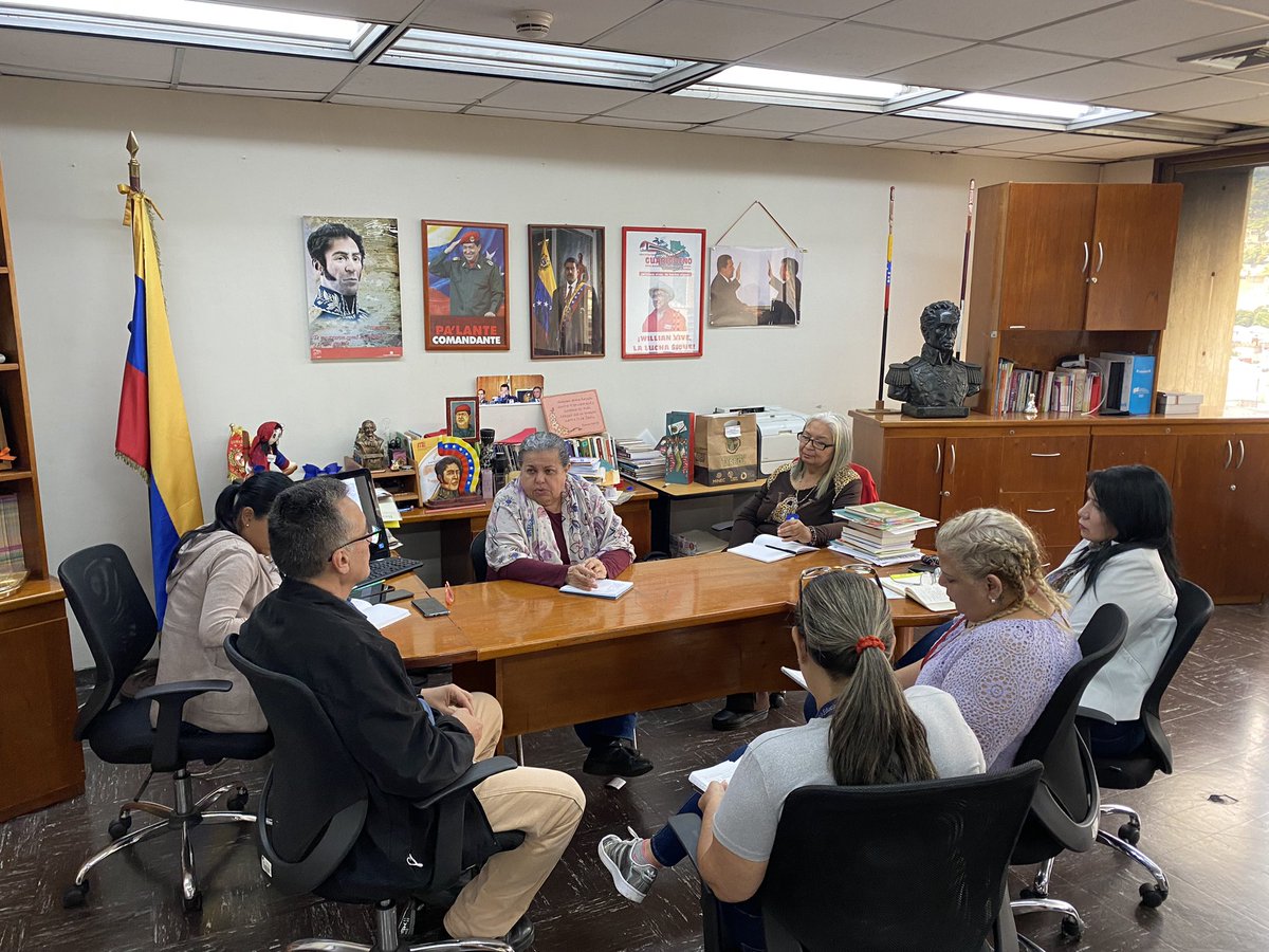 RebeldeAbrazo's tweet photo. #EnFotos 📷| Viceministra de Educación @gtorodelara realizó reunión importante, de planificación, junto a los Directores Generales de Inicial, Primaria y Especial.
#RetornoFeliz

@NicolasMaduro 
@_LaAvanzadora
@vicent_carvajal
@Danielcustodio3
@MPPEDUCACION 
@NorisSotoF https://t.co/Oc0BOMwXRe