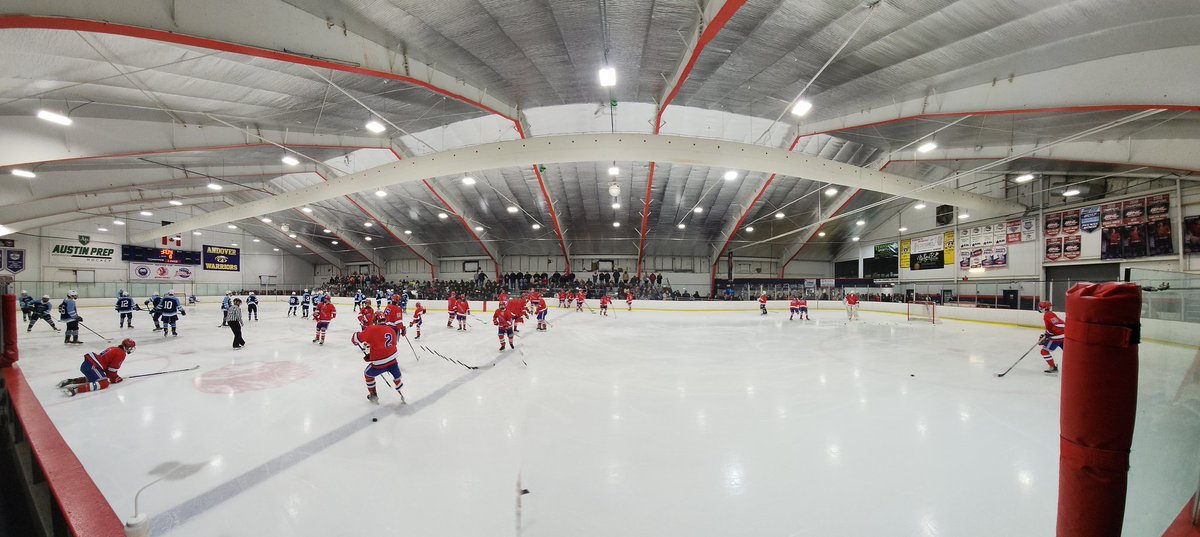 TMHSHOCKEY's tweet photo. Absolutely ⚡️ atmosphere &amp; crowd here @BrekawayIce #PackBIC #Accomplished #LetsGoRedmen #RedmenPride @MassHSHockey @MHLbbiglive @MassNZ @HNIBonline @In_The_Slot https://t.co/avKc59ujm2