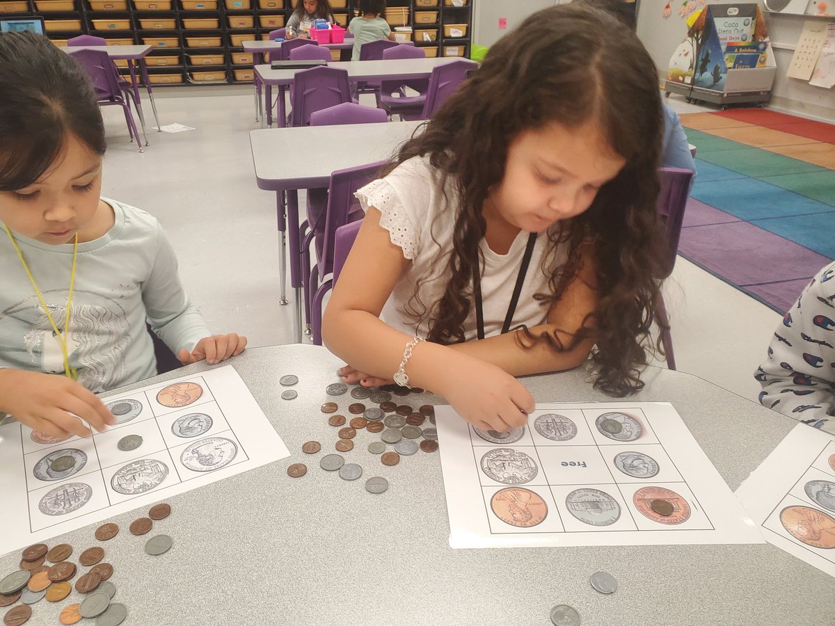 KrystalThibode4's tweet image. We are learning Coins
#GuidedMathGroups
#parksparrots