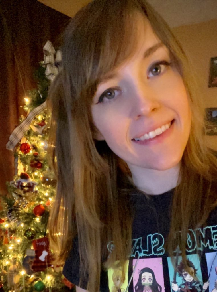 Thank you everyone that has been with me through the dead space journey we are now half way and it’s been a blast! 💜 

(Yes I still have my Christmas Tree up no shame, it makes me happy 😂)