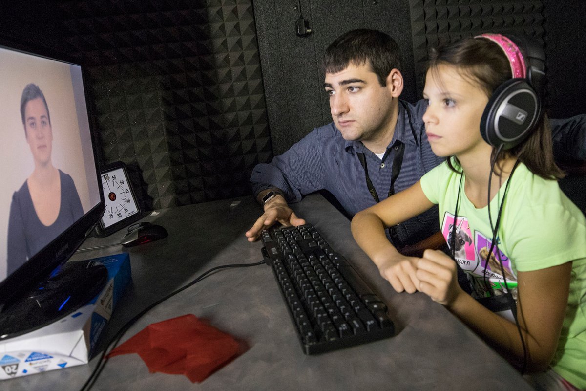 WU_IDDRC's tweet photo. @Vanderbilt_KC researchers, an AUCD #IDDRC, are closely examining ways #autistic brains perform when it comes to processing &amp; merging visual, auditory &amp; tactile information. The step may lay the foundation for interventions to improve sensory integration. https://t.co/GSaGhN6RiQ https://t.co/rJPL7oyXsZ
