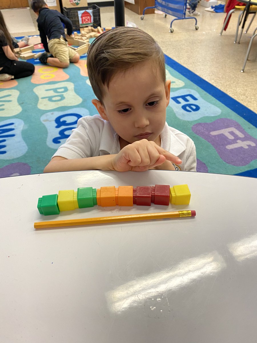 MsFrancos_class's tweet image. Today in small groups we practiced non-standard measurement! We measured a pencil with unifix cubes then counted how many cubes we used! #smallgroup #mathfun #prek