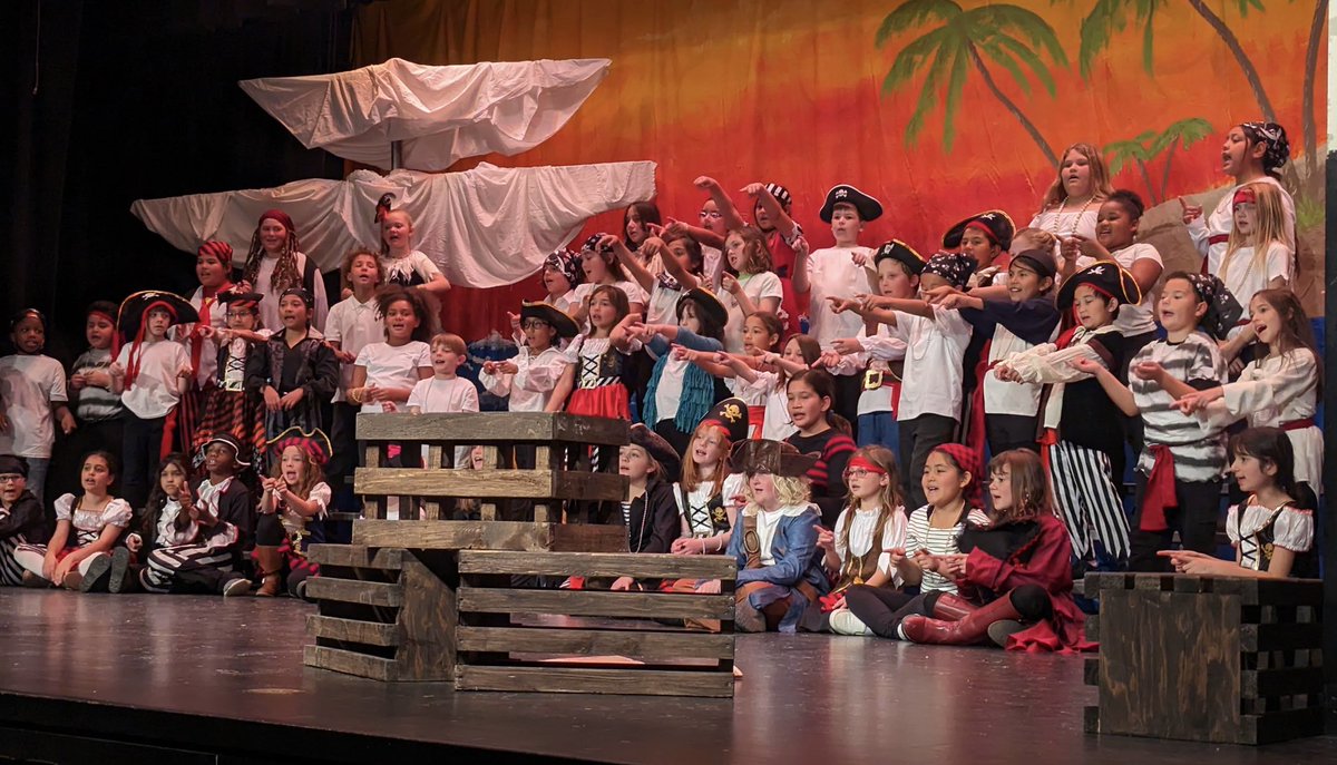 JaaGlaser's tweet photo. Arrr!☠️So proud of our amazing 3rd graders performing “Pirates!2 The Hidden Treasure” @FlyingHillsFAME!🥰@FHSAPerkinsAP @mkuhfal8 @JoMedinaAlegria @karenclarkmejia @davidmiyashiro @CajonVapa @CajonValleyUSD https://t.co/B6BJ8Wq6Dg