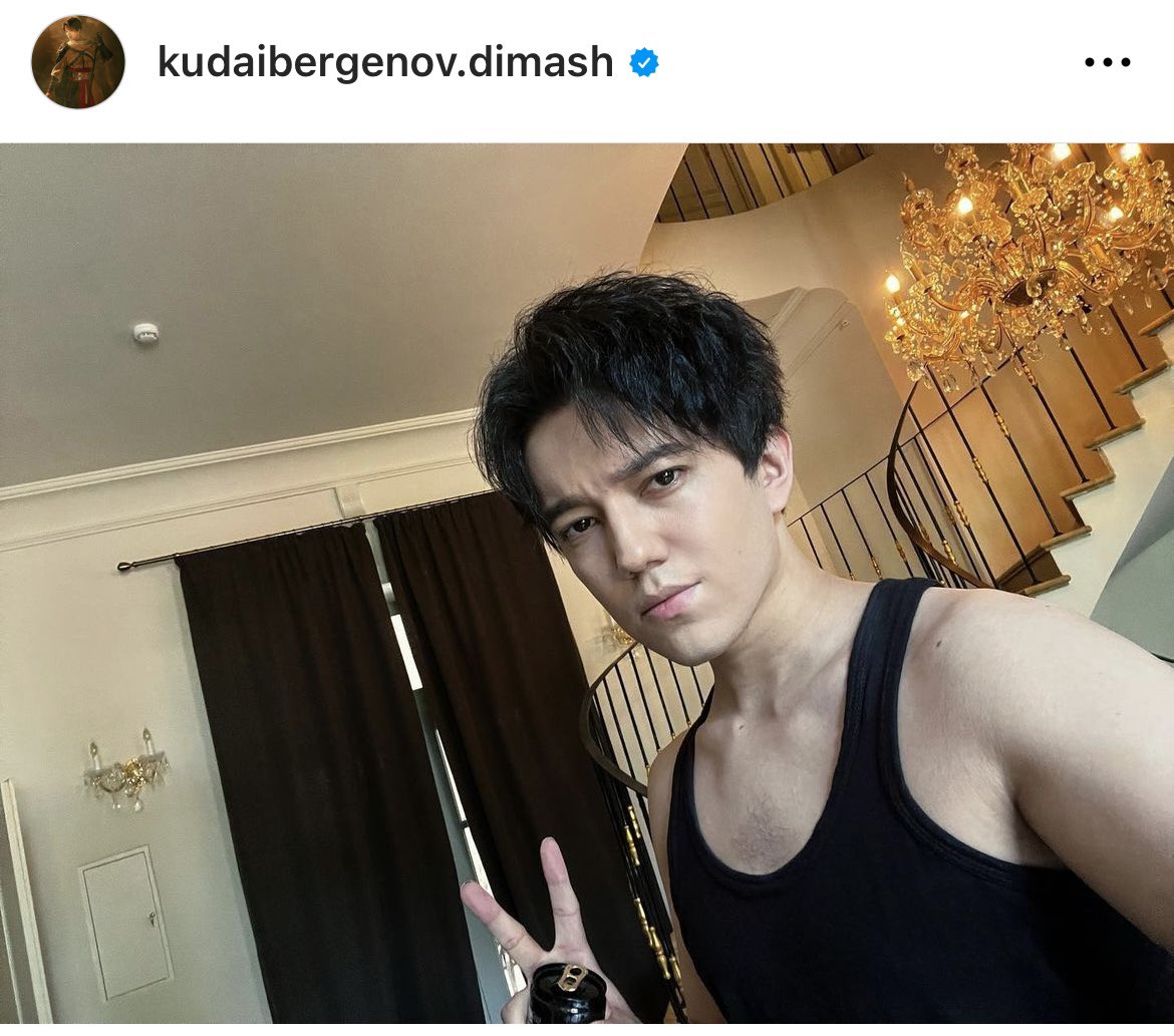 Streamingqueen's tweet image. It is to cold in LA today🥶🥶I hope @dimash_official don’t dress like this here.🫣🫣 #Zhalyn 
#ElAmorEnTi youtu.be/L7PML9UcKwE