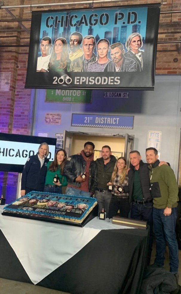 zathecrazyone's tweet photo. It's as if he never left 🥹🥲🤌❤️🩹
#ChicagoPD #jesseleesoffer #jayhalsteadforever https://t.co/NfygQr0uyv