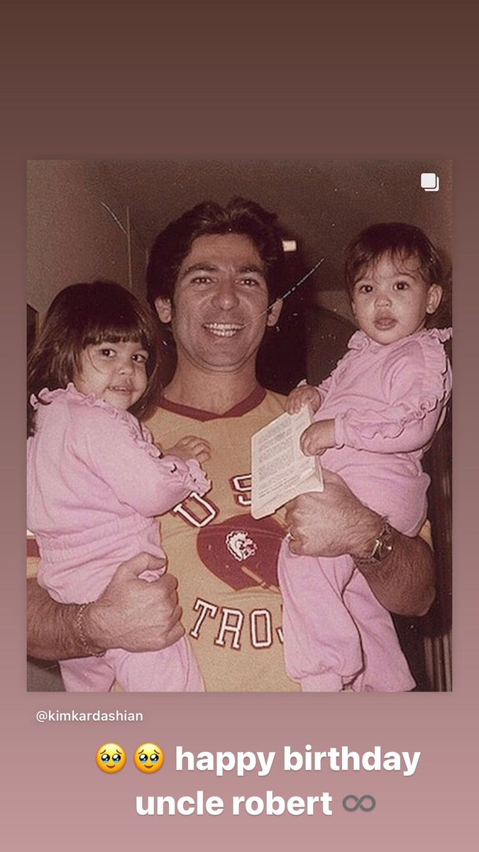 "🥹🥹 Feliz aniversário, tio Robert". — Kylie Jenner via Instagram Stories.