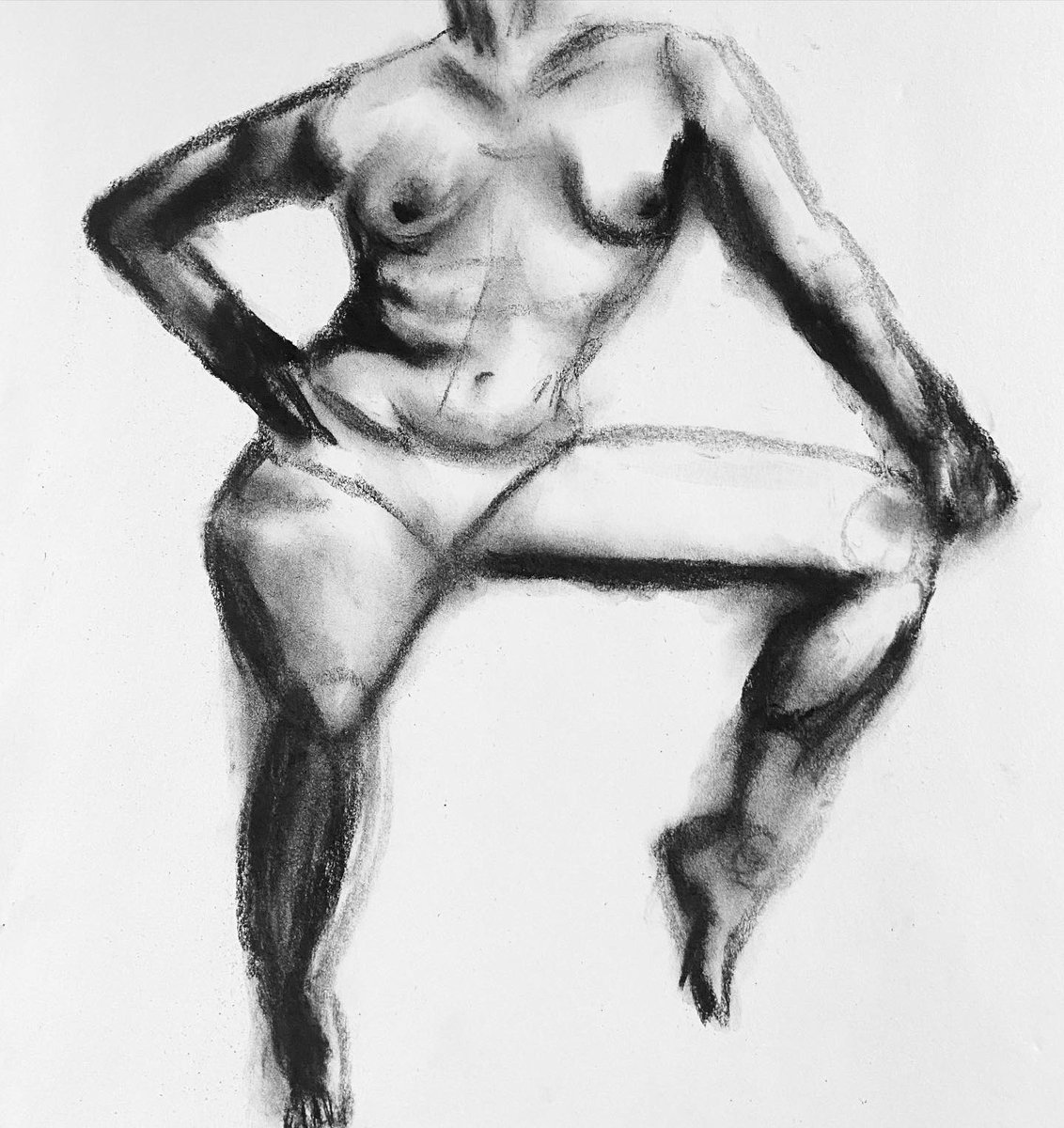 Just_raw_art's tweet photo. °”La belleza, en forma natural”
°
°Here’s a small dump of my progress, so far I’m very proud but there are a lot of talented artists in my class that motivate me to catch up. 
°
°#art #drawing #sketch #figure #figuredrawing #charcoal #shade #model #realism #woman #man #beauty https://t.co/m9IkUa7Gwu