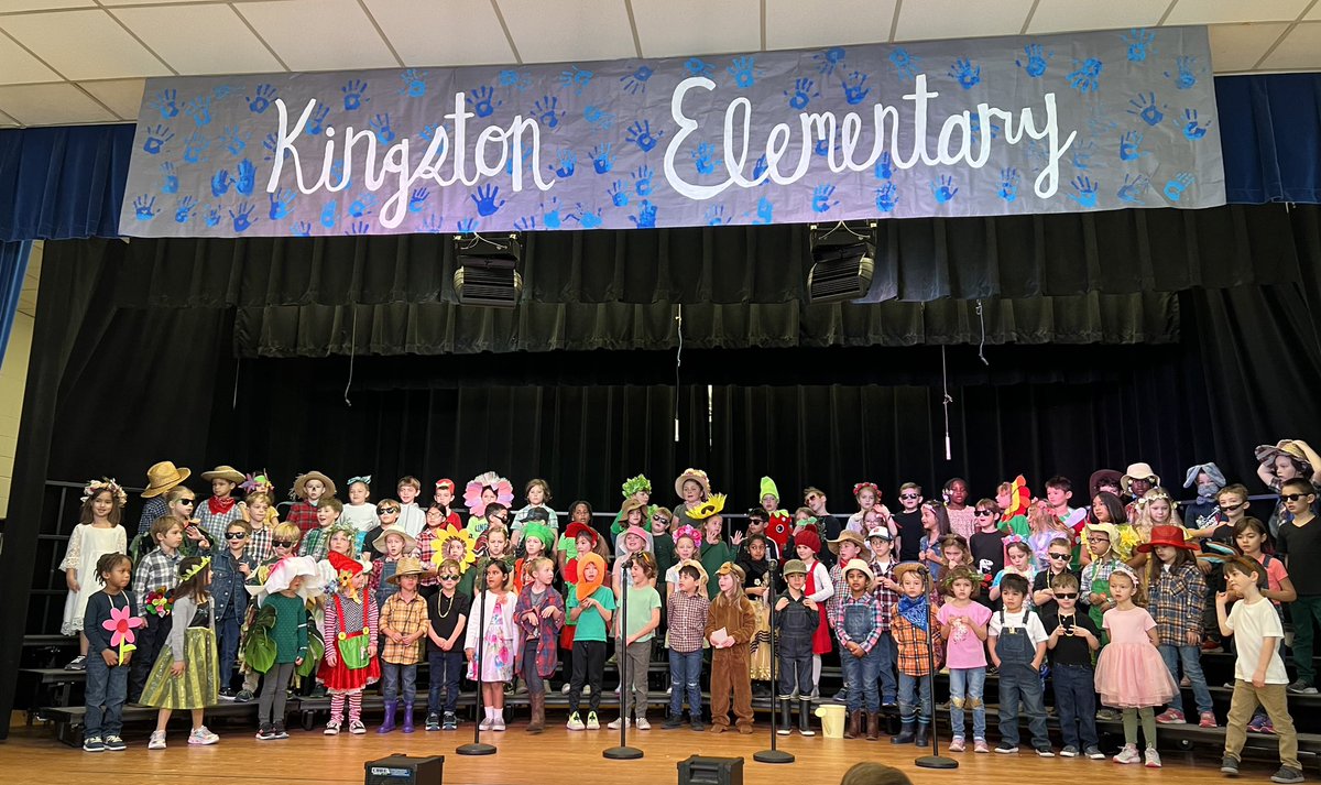 Our 1st grade musical performance was simply AMAZING!!  So proud of our students, teachers, and our very own musical conductor-Mr Fritz🙌🎶🙌