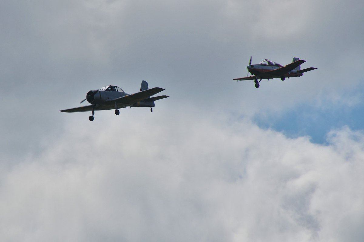 @ron_eisele CAC Winjeel in formation with Pacific Aerospace CT-4 during Sept 2022 airshow at the #TemoraAviationMuseum #NewSouthWales #Australia #RAAF100Squadron Unfotrunately, not the best weather with lots of cloud 🥺