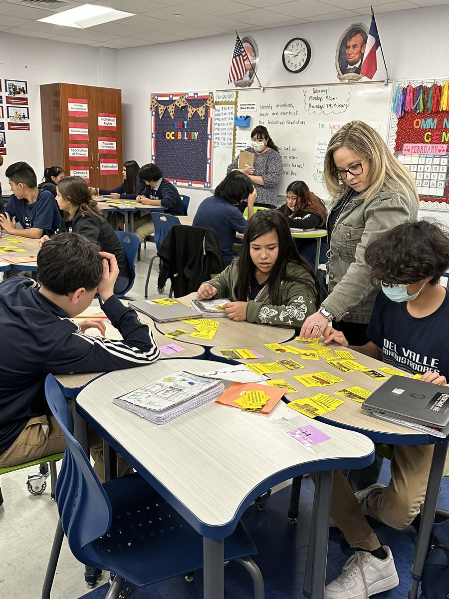 JJbece09's tweet photo. 8th grade Social Studies teachers opened their doors for Instructional Rounds this week. 6th and 7th grade teachers were able to see the strong instructional practice of 3D-2D-1D in action! @vronicasworld @PK8Academics @vggarcia13 @sapienhistory @WendyleeSolorio https://t.co/lkOgzPFK1e