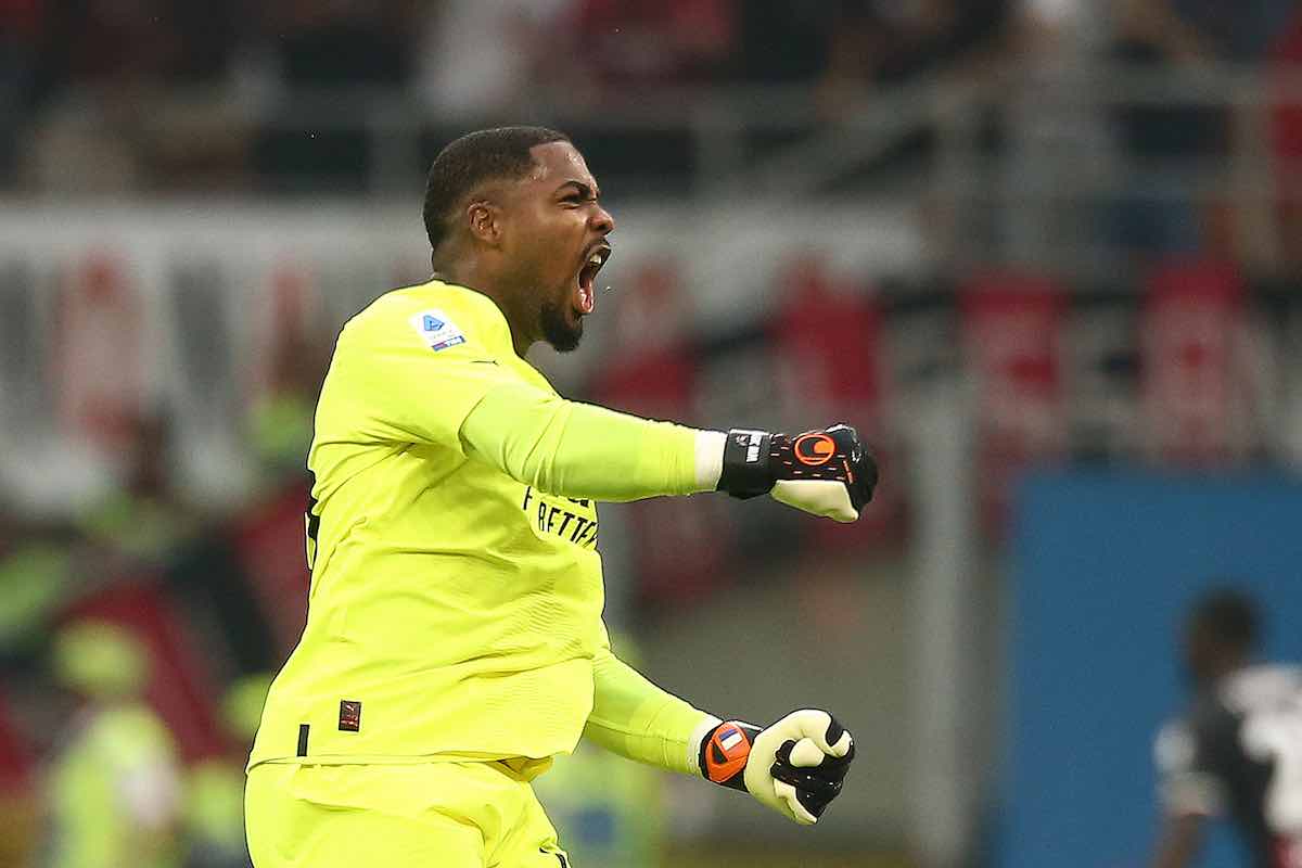 ⚠️ Se recuperando de lesão, Maignan, goleiro do Milan, pode voltar a campo contra a Atalanta (26/03).

As próximas sessões de treinos serão decisivas para saber se o arqueiro terá condições de jogo no domingo.

🗞️ <a href="/tuttosport/">Tuttosport</a>