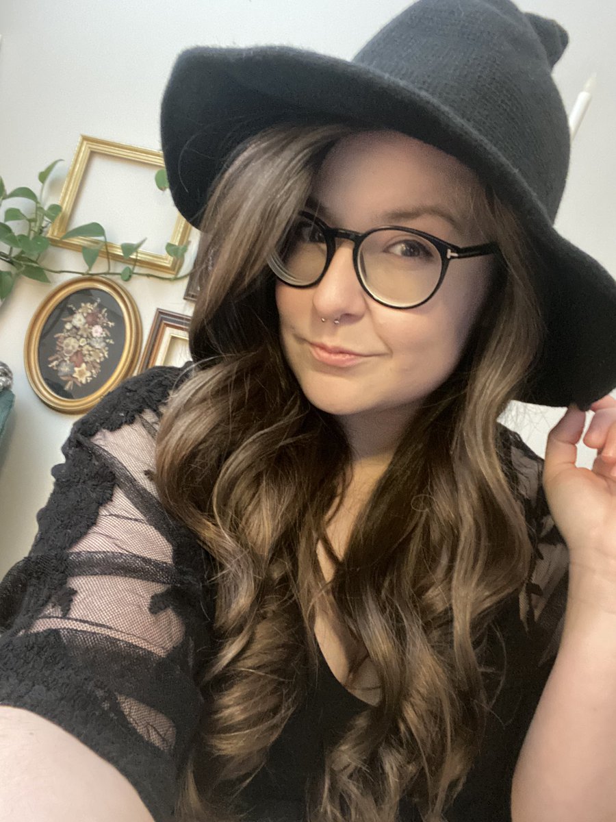 Anyone else feeling particularly witchy today? Well you should probably stop by my channel and have a #butterbeer with me where I’m live now! 💕

twitch.tv/fixiezutnik

#HogwartsLegacy #livestreaming #twitchstremer #gamergirl #girlsoftwitch
