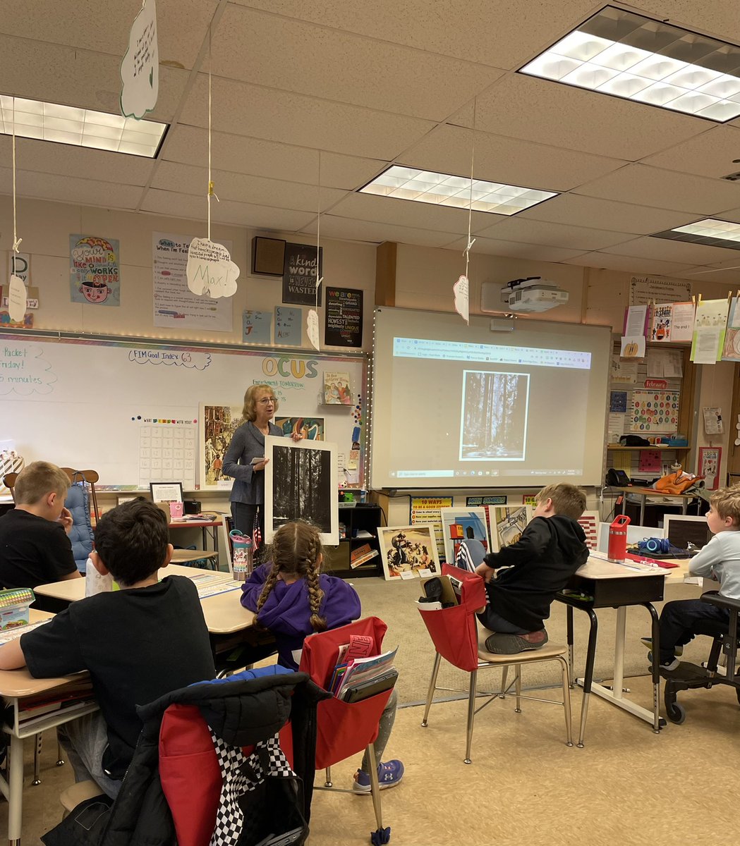 ErinMancini3's tweet photo. 4A enjoyed the Art Goes to School Program today! The students loved seeing these pieces of art in person &amp; taking a deeper dive into the meanings and ideas behind each piece 🎨🎭🖌🖼 https://t.co/5pBJCwMTzi