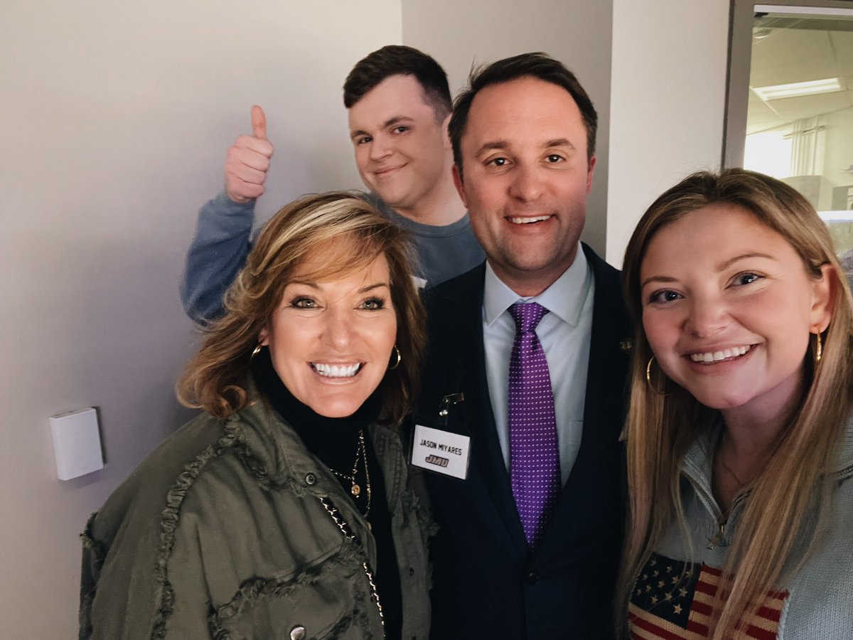 realkaraleegeis's tweet photo. A meeting of the minds🇺🇸 #rushYAF https://t.co/4AxgLfYqwD