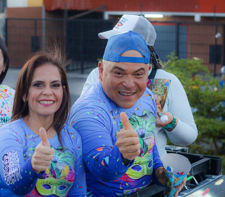 #22Feb El disfraz “Edward, manos de tijeras” resultó ganador, al igual que la comparsa de la Red Bolivariana de Danzas y como mejor carroza la perteneciente a la Secretaría del Poder Popular para Obras Públicas, Servicios y Viviendas. Felicidades por la creatividad!