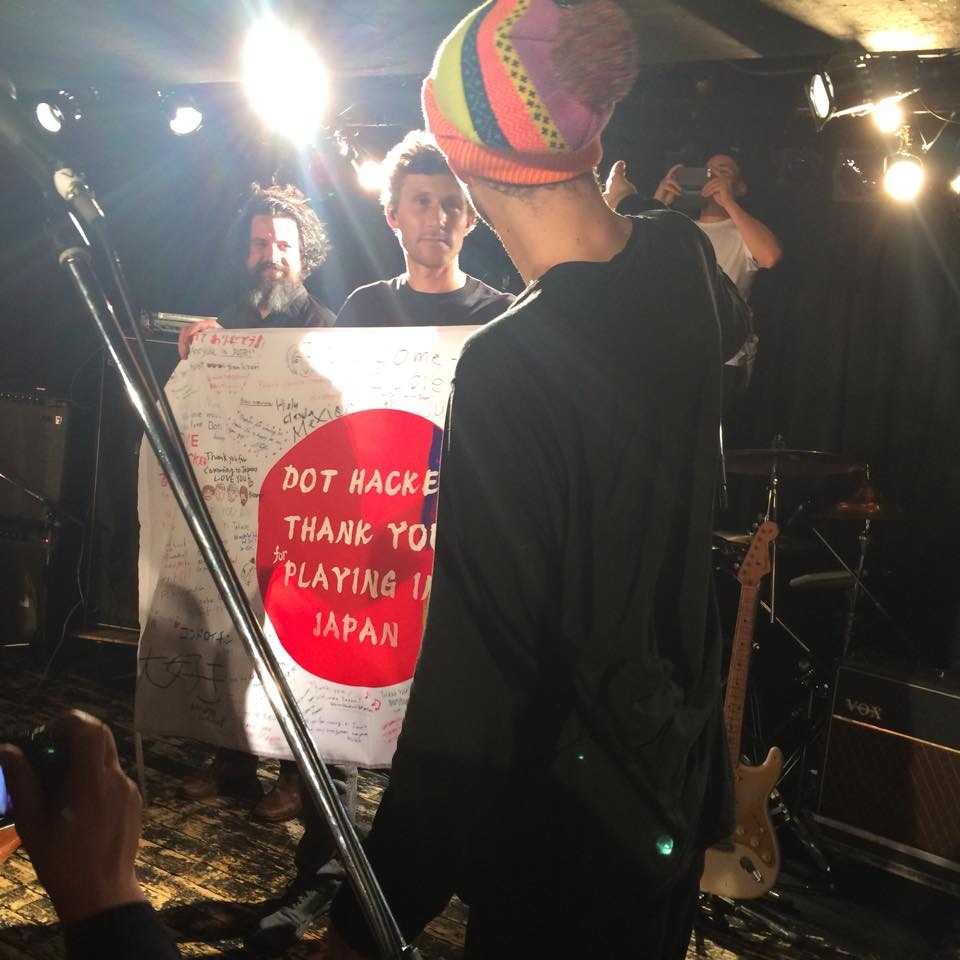 dothackerjp's tweet image. そして8年前の今日は記念すべきDot Hacker初来日公演でしたね🇯🇵レッチリファンの皆さまとワイワイできてたのしかった〜！絶対またきてね🤗

Dot Hacker Tokyo shows at:
2015.2.23 Shinjuku MARS
2015.2.24 Shibuya O-Nest

📷DHJ