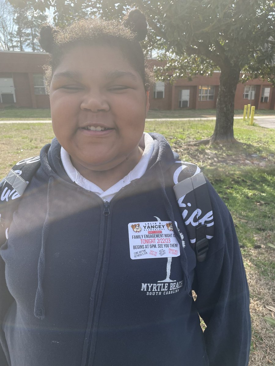 LBYBullDogs's tweet photo. Students wore stickers home to remind parents about parent night. #PracticingExcellence #SHAPEᵗʰᵉʸᵃⁿᶜᵉʸʷᵃʸ https://t.co/kM9EFTRfrT