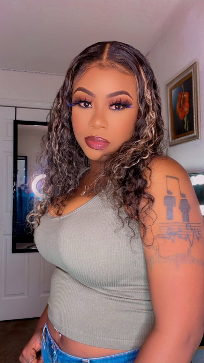 Queenbeefoxx's tweet photo. 👸🏾 https://t.co/WwwpbOTL8B