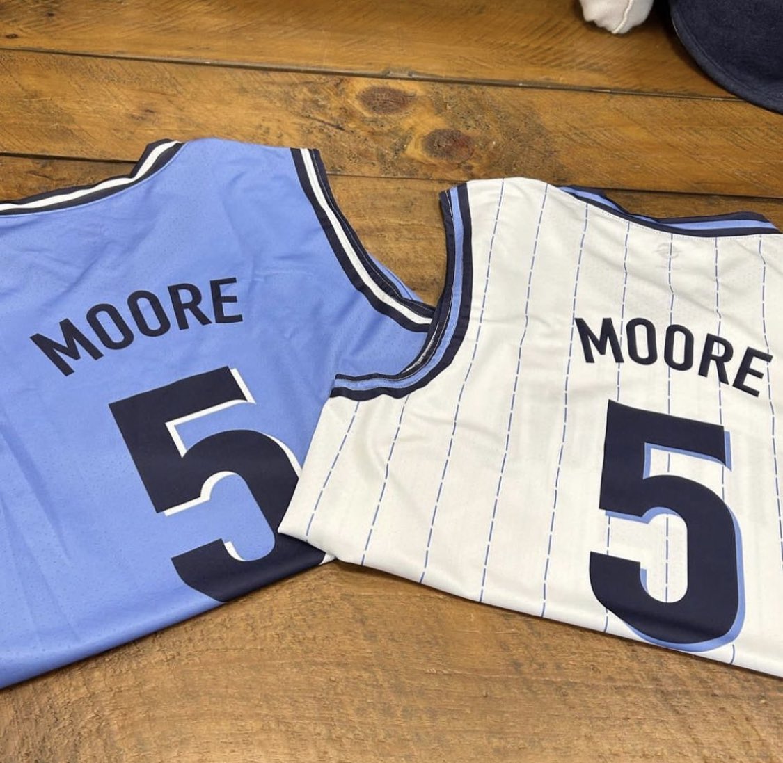 NovaNationer's tweet photo. . @YooJustoo was on fire in last night’s win over No. 16 Xavier with a season-high 25 points! Get your Moore t-shirt or game jersey! @VillanovaUShop or online. T-shirt: https://t.co/Sp9oKpZPA4 Game Jersey: https://t.co/EAghPax7QC 5️⃣🔥 #NovaNation #BookstorePartner https://t.co/VmS91Ium9C