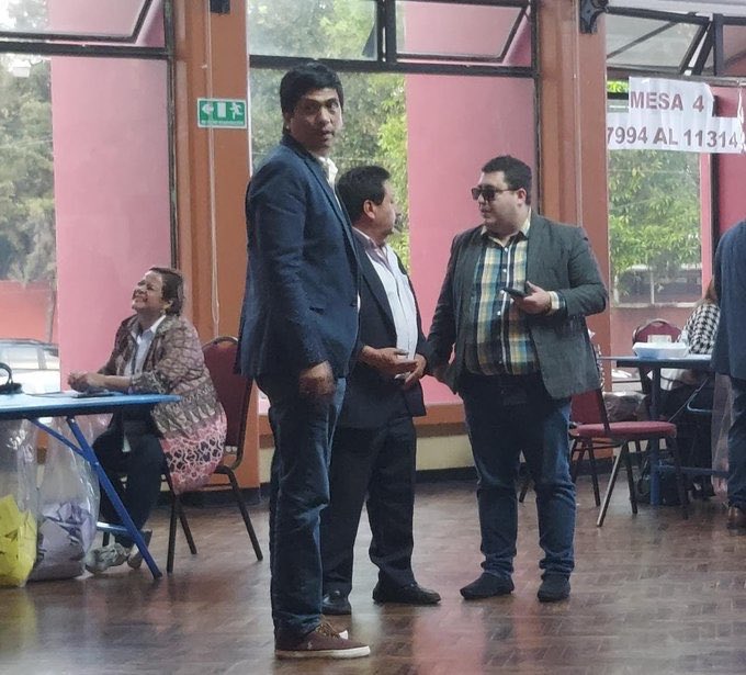 JSandoval1982's tweet image. Mientras Virginia Laparra está detenida ilegalmente, las votaciones del CANG, sirvieron de marco para el reencuentro de dos personajes vinculados en las Comisiones Paralelas, Mynor Moto y Douglas Herrera, quienes negaban sus vínculos y son protegidos por el sistema corrupto.