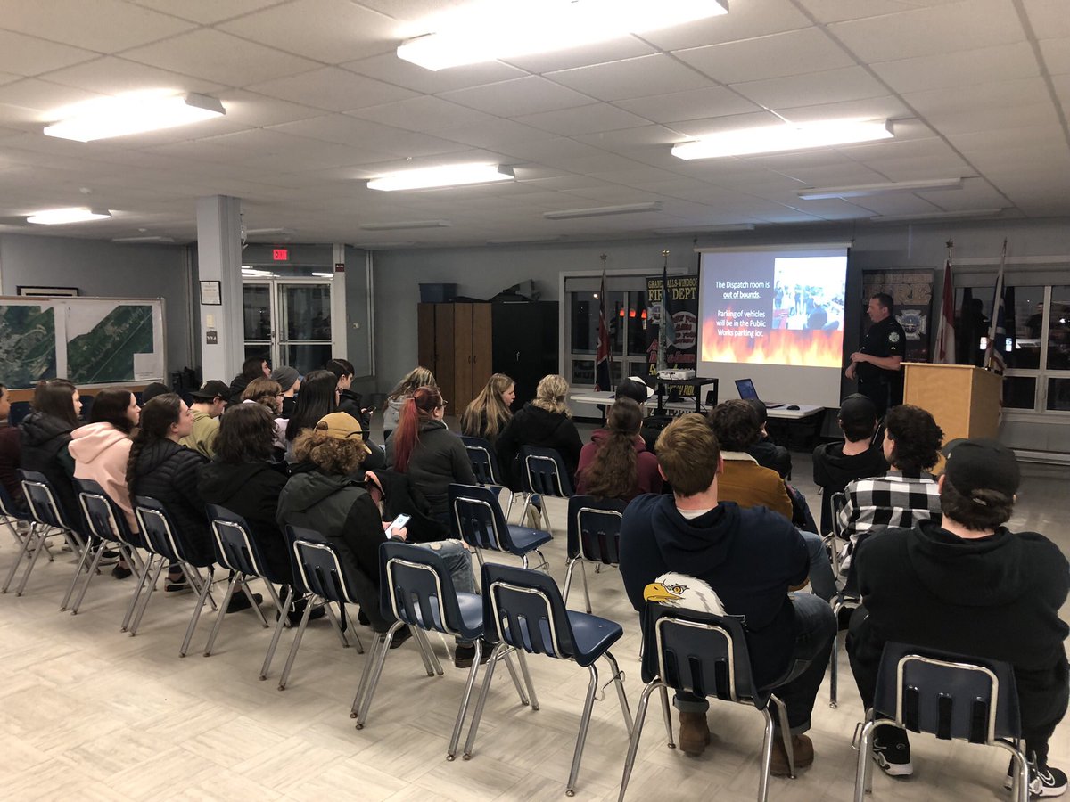 FirechiefVince's tweet photo. Welcome to the 2023 #GFWFire Youth Firefighter Training Program participants who started their training tonight. So good to see 32 @towngfw High school students enrolled in this years training. We are already proud of you all! Great learning just ahead! #yftpgfw https://t.co/BgPh4fxJza