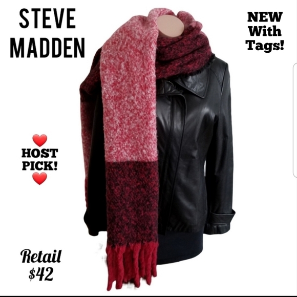 LVoutlander's tweet photo. So good I had to share! Check out all the items I'm loving on @Poshmarkapp #poshmark #fashion #style #shopmycloset #dkny #stevemadden #roxy: https://t.co/Xc2YnmNoPN https://t.co/LGlorMfs9T