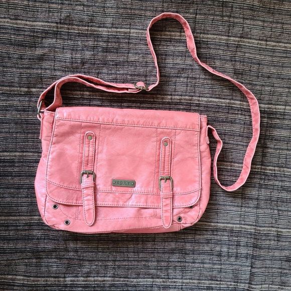 LVoutlander's tweet photo. So good I had to share! Check out all the items I'm loving on @Poshmarkapp #poshmark #fashion #style #shopmycloset #dkny #stevemadden #roxy: https://t.co/Xc2YnmNoPN https://t.co/LGlorMfs9T