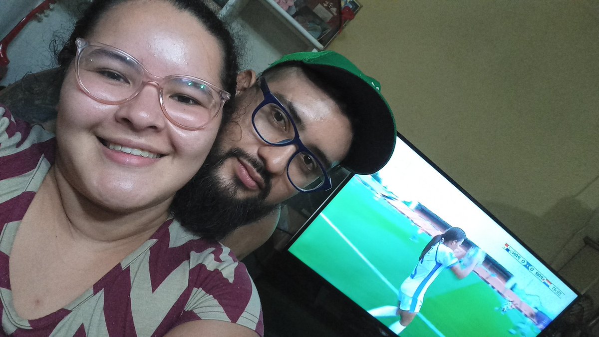 AndreeaGamarra's tweet photo. @SomosVersusPY Apoyando a Paraguay como corresponde 🍻🍻 #GENAlbirrojo @SomosVersusPY https://t.co/Nnb1qKAnfM