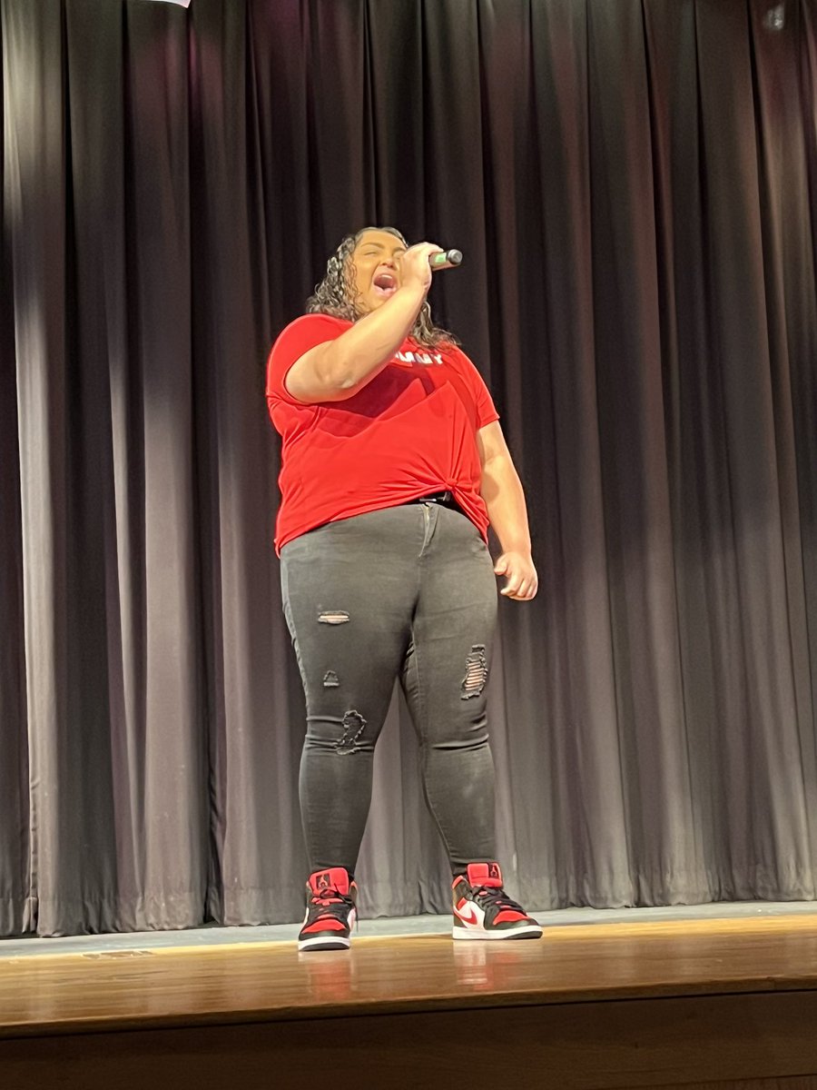 Thank you so much to our judges, admin, and everyone who came out to support the Class of 2024 and all of our talented performers tonight!! Congratulations to our winners: Anthony Margiotto (1st), Kayla Castillo (2nd), and Gianna Blamer (3rd). We are so proud of all of you!🎤🎶