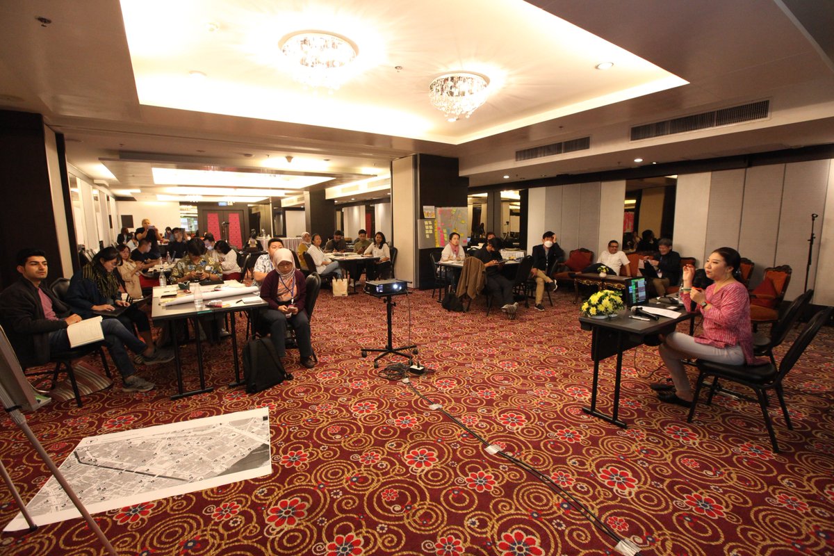seameospafa's tweet photo. Day 7 (Wed, 22 Feb) RECAP of the 3rd DRM Workshop on SE Asian #CulturalHeritage (15-25 Feb): Dr Rohit, @ICCROM talks about disaster and #climatechange mitigation strategies. Dr Hatthaya, #SPAFA's Snr Specialist in Cultural Heritage Mgmt uses #Ayuttthaya as a #flood case study. https://t.co/wmahSSQpqf