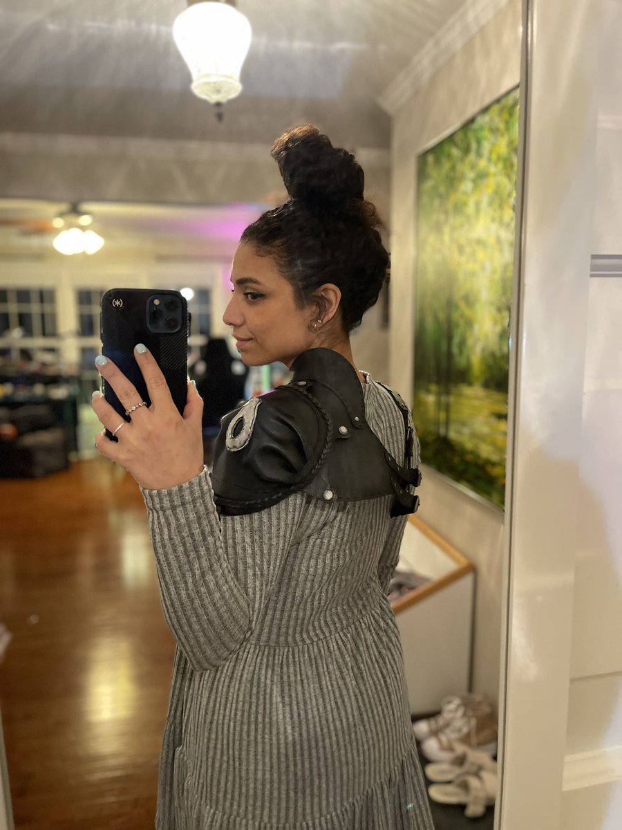 quikcosplay's tweet photo. Trial fit of my shoulder piece. Iโm really itching to add an additional piece to the arm for it. Weโll see how I feel about it tomorrow. Liking it even as is though!
Super lightweight and comfy ๐ฅฐ
#Conga #Eolia #ROTU #VR #VRcosplay https://t.co/ruxU8WFm8N