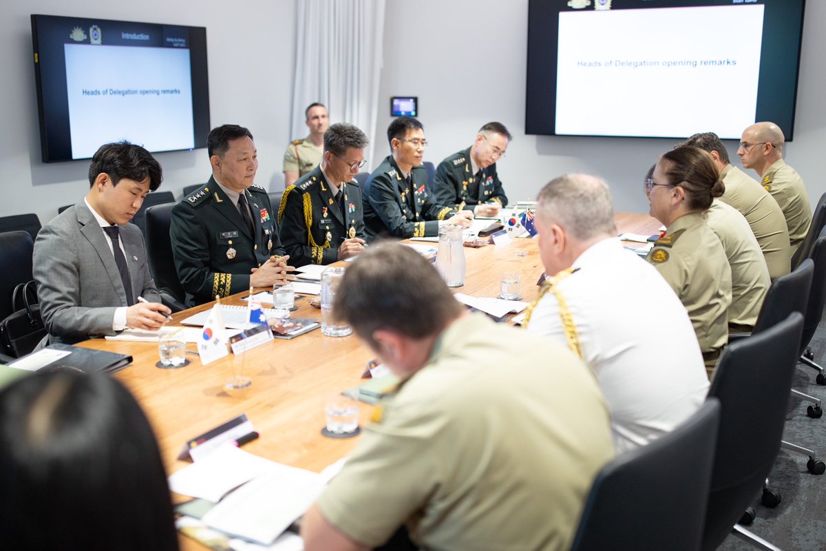 It was a pleasure to host Army to Army Staff Talks with my @ROK_Army counterpart, Vice Chief of Staff Army - LTGEN Yeo 🇰🇷🇦🇺 

We both look forward to continuing to build on the longstanding relationship between our two armies. 

#OurPartners #ReadyNow #FutureReady