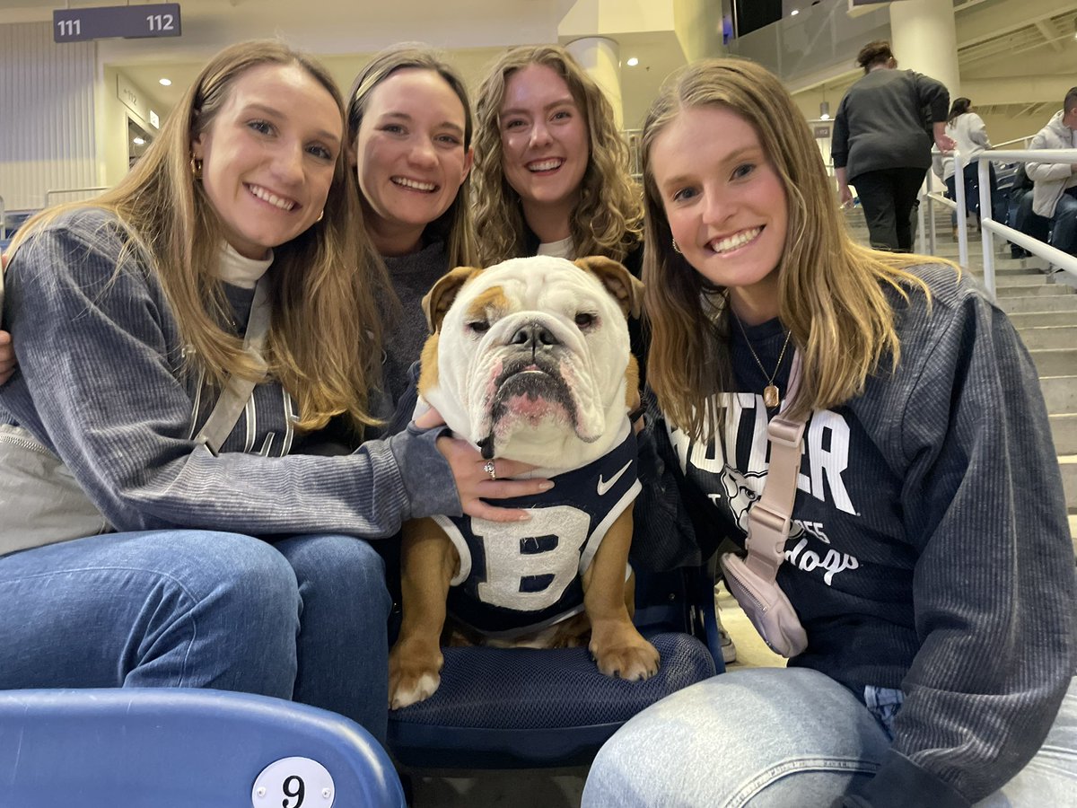 TheButlerBlue's tweet photo. I am so thankful for being able to travel to see our alumni, students, and fans all across the country. Give here: https://t.co/iPGqn71Ewd #BUDayofGiving | #BigDawgsTour https://t.co/nTdIb6VGrw