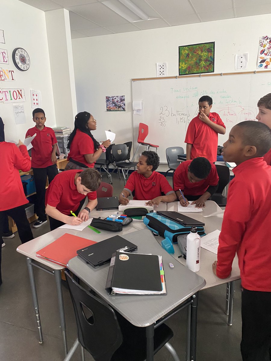 PascaleBrisson's tweet photo. Les élèves de 7e @ESP_LOUISRIEL en pleine action pendant la dictée métacognitive, pratique innovante qui développe les connaissances grammaticales explicites chez les élèves en favorisant la verbalisation des savoirs &amp; la résolution de problèmes dans un contexte de collaboration. https://t.co/zXO9ydoImI