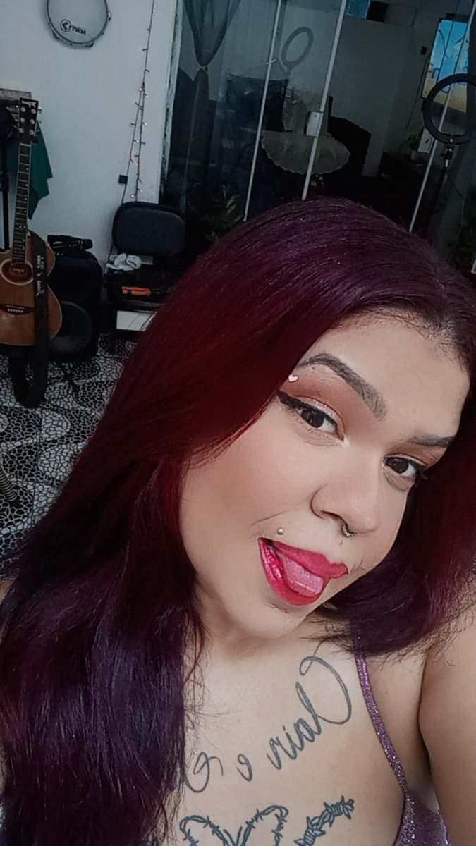 asvezesrafa's tweet photo. Vontade de alisar o cabelo pq eu n tô mais dando conta de cuidar 😥 https://t.co/PlBEfld2u1