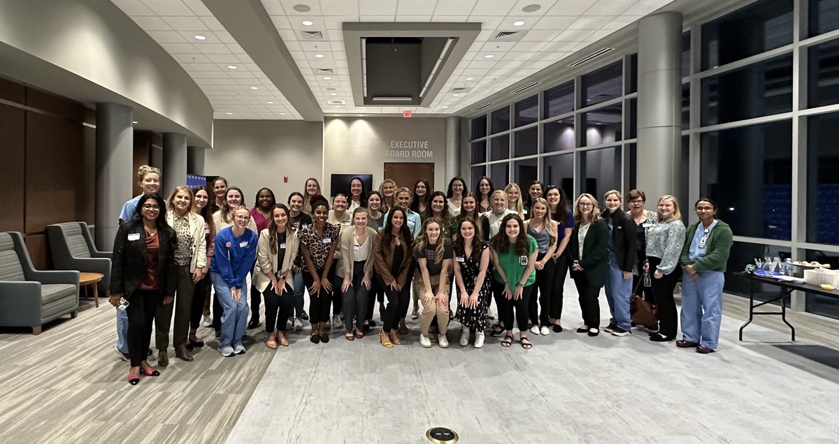 The Women in Medicine Bowling Green Chapter held their first meeting this evening and had a great turnout! The organization joined women medical professionals and students from the UK College of Medicine - Bowling Green Campus to share their insight and experiences.