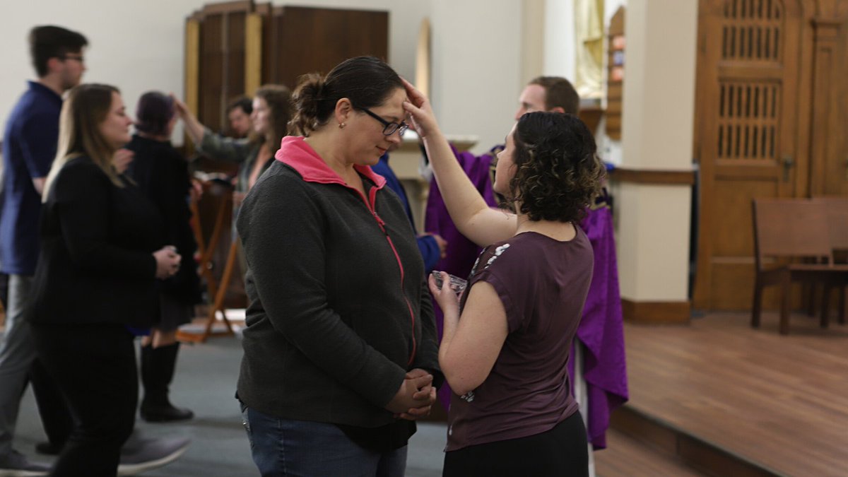 NewmanU's tweet photo. "Remember that you are dust, and to dust you shall return." 🙏

#AshWednesday #NewmanU #CatholicCollege https://t.co/2nQvHm8Qzd