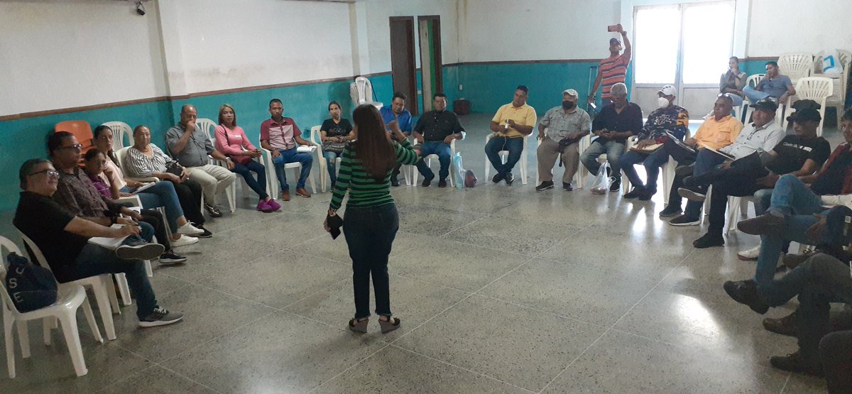 sandraalfaro's tweet photo. #22Feb23 #SandraAlfaro Hoy reunión con los Sec de Org de las Pquias de #Maturín, y el delegado del CEN, compañero @rojasperezm, revisión y evaluación de los #CAP y las estructuras del partido, rumbo a las #Primarias con @prospericarlos a la presidencia.
#MovilizacionTotalAD https://t.co/OkCVtaK4OX