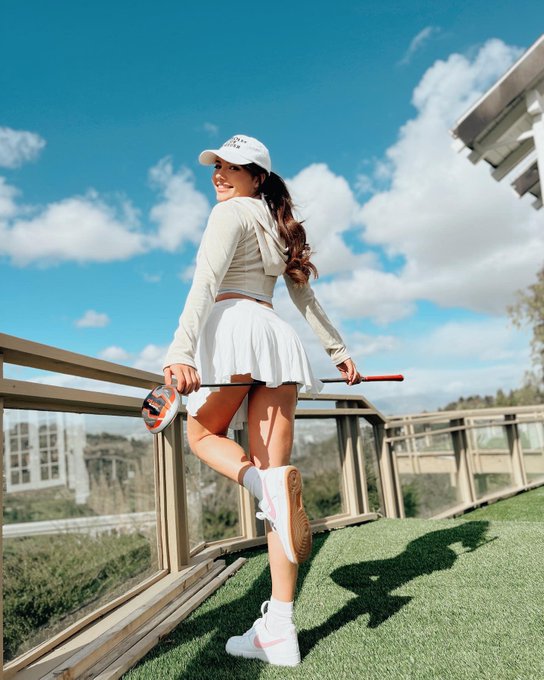 2 pic. Back at the ALF house today showing off my golf skills ⛳️✨ https://t.co/somjjamUTY