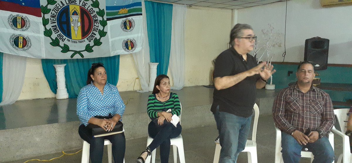 sandraalfaro's tweet photo. #22Feb23 #SandraAlfaro Hoy reunión con los Sec de Org de las Pquias de #Maturín, y el delegado del CEN, compañero @rojasperezm, revisión y evaluación de los #CAP y las estructuras del partido, rumbo a las #Primarias con @prospericarlos a la presidencia.
#MovilizacionTotalAD https://t.co/OkCVtaK4OX