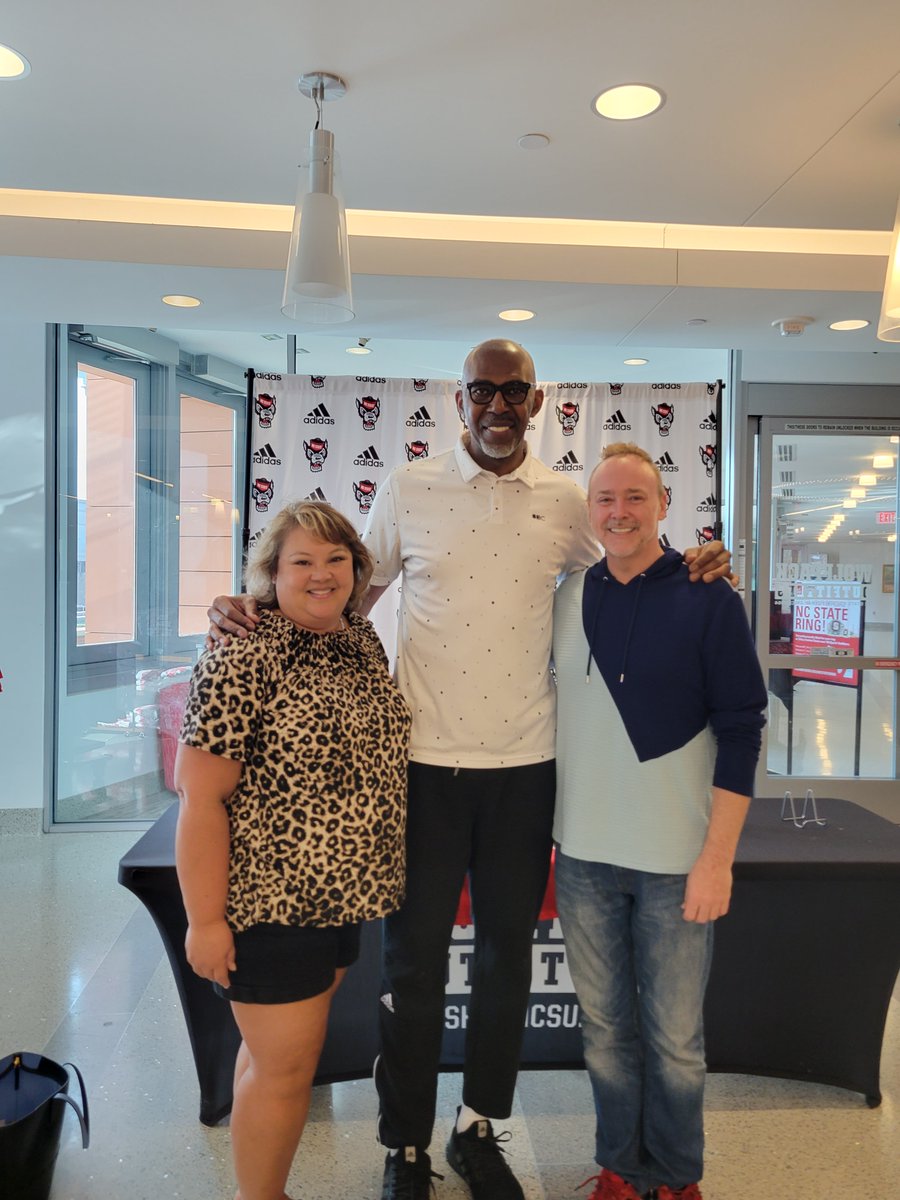 Got to meet @PackMensBball 1983 NCAA championship player @bigTbailey today @NCStateStores! Former NBA Jazz player and still working with the organization. #ncsu #gopack #cardiacpack #JimmyV #thurlbailey @utahjazz @UtahJazzPR #wolfpackoutfitters