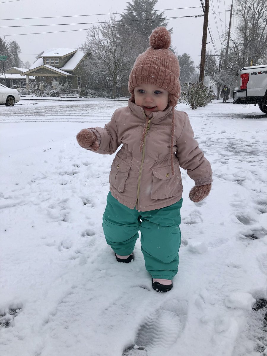 cubbyduck76's tweet image. SNOW DAY!!! YYYYAAAAYYYYY!! #pdxtst #pdxsnow