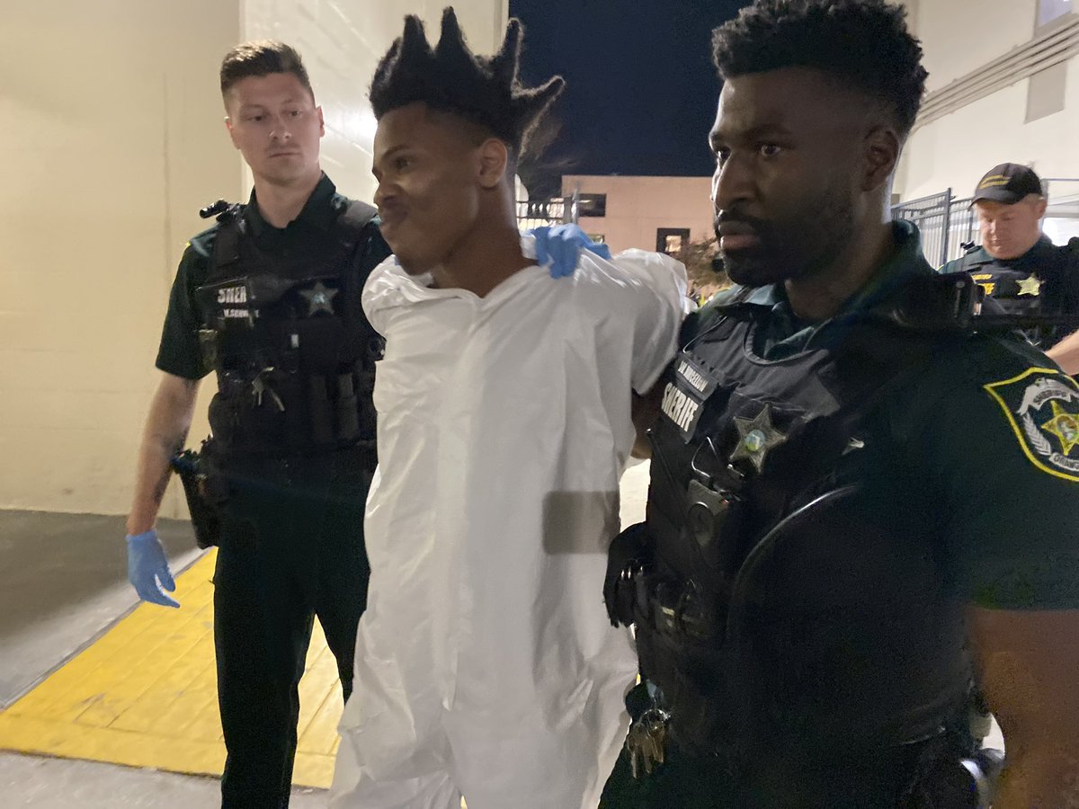 Why wasn’t this murderer already in prison?  

When will we end this madness?  

https://twitter.com...