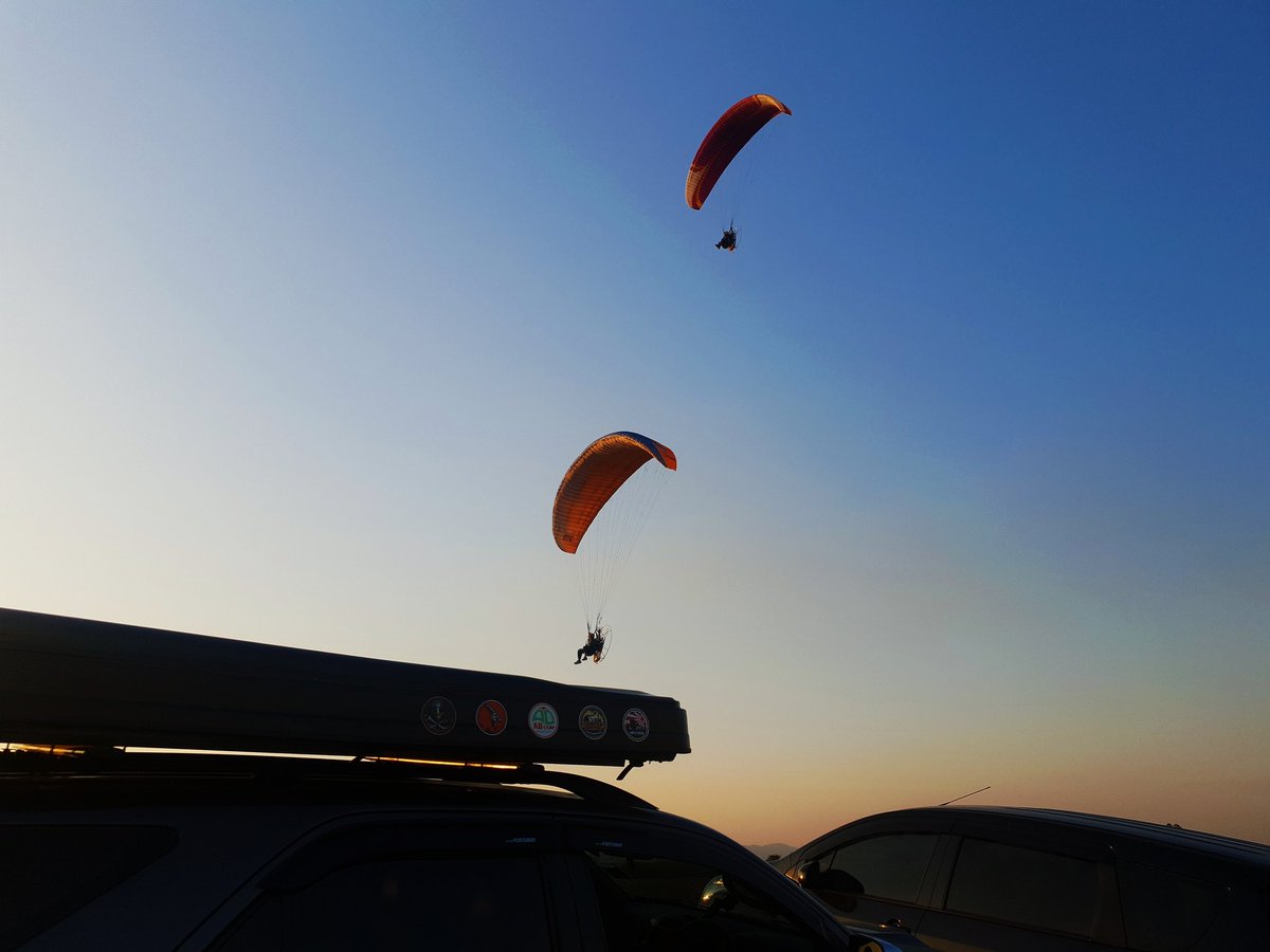 zippmt's tweet image. การท่องเที่ยวบนฟ้าครั้งแรก แอบกลัวอยู่บ้าง ว่าจะขึ้นลงยังไง ตอนขึ้นเสียวนิดหน่อยแต่ไม่กลัวจ้า😁
#paramotor #paramotorthailand #paramotors #paramotorlife #พารามอเตอร์ #ร่มบิน #vacationroute