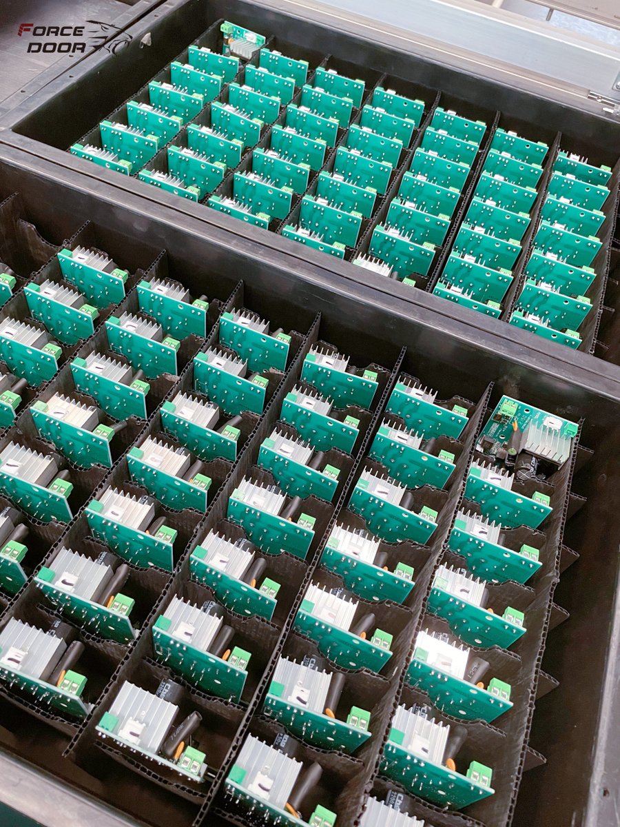 ForceDoor's tweet photo. ▶ Neatly arranged electronic components
▶ Orderly work order
▶ Meticulous work spirit
Only when a company has these good qualities can it create good products.
https://t.co/Qm2M9W35vf / https://t.co/eL3wTpN5mt

#ForceDoor #WorkSpirit #GarageDoorOpener #IndustrialDoorOpener https://t.co/Onr26SU7KM